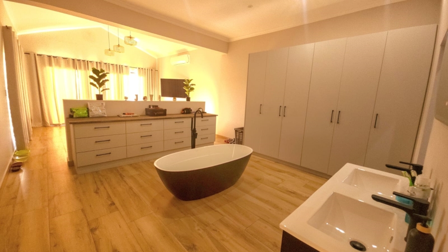 3 Bedroom Property for Sale in Meerhof North West